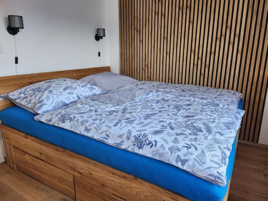 Krasny Apartman Refrino V Prirode Železná Ruda 外观 照片